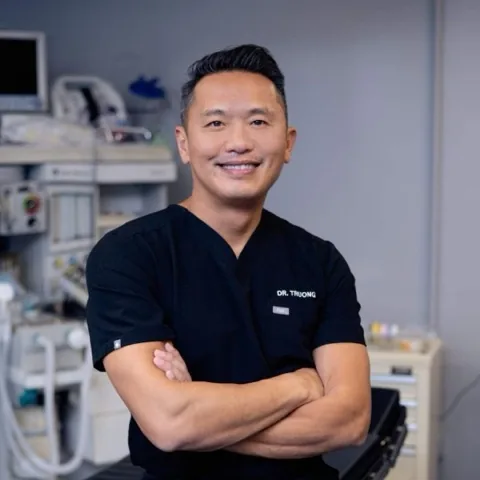 Dr. Anh-Tuan Truong, gynecomastia surgeon at XSculpt Chicago